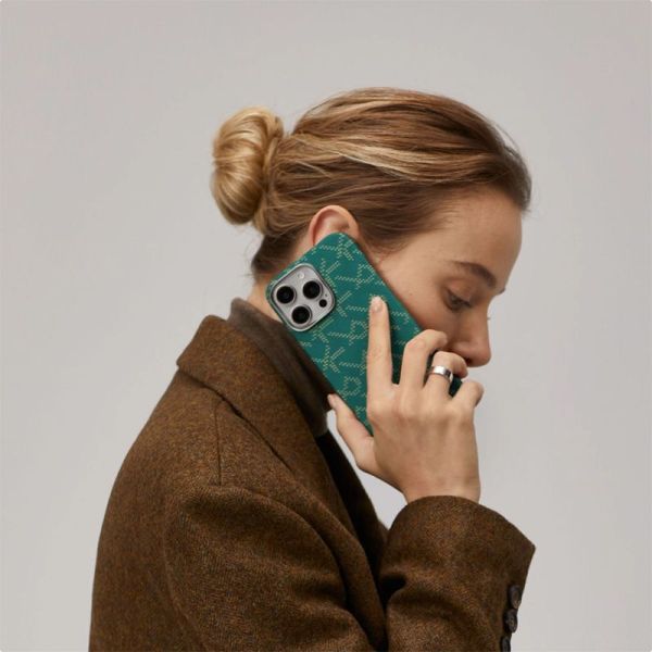 Карбоновий тонкий чохол Pitaka Tactile Woven Case PTK Classic Monogram Gold Green для iPhone 16 Pro (KI1601PTK)